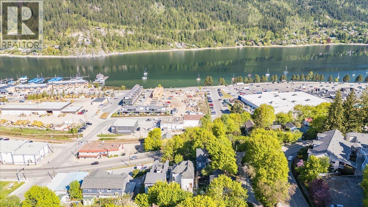 922 Front Street, Nelson, British Columbia  V1L 4C2 - Photo 4 - 10373046