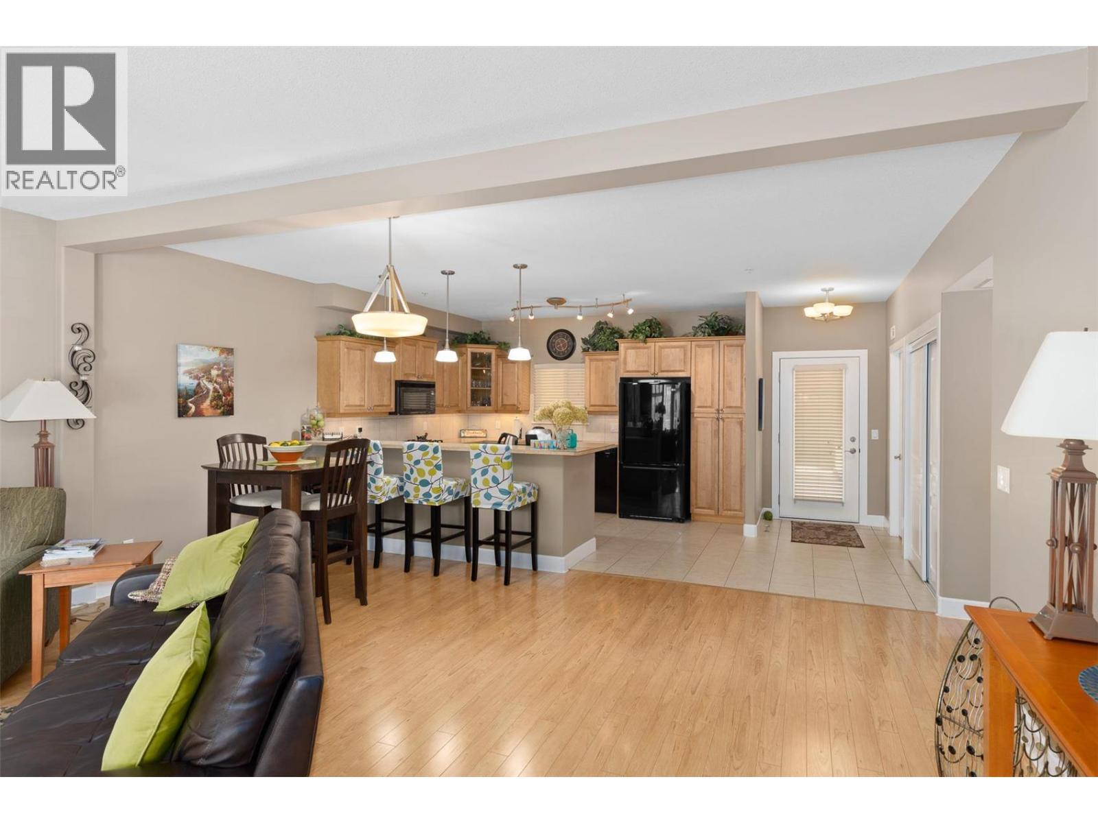 3996 Beach Avenue Unit# 201, Peachland, British Columbia  V0H 1X5 - Photo 5 - 10372960