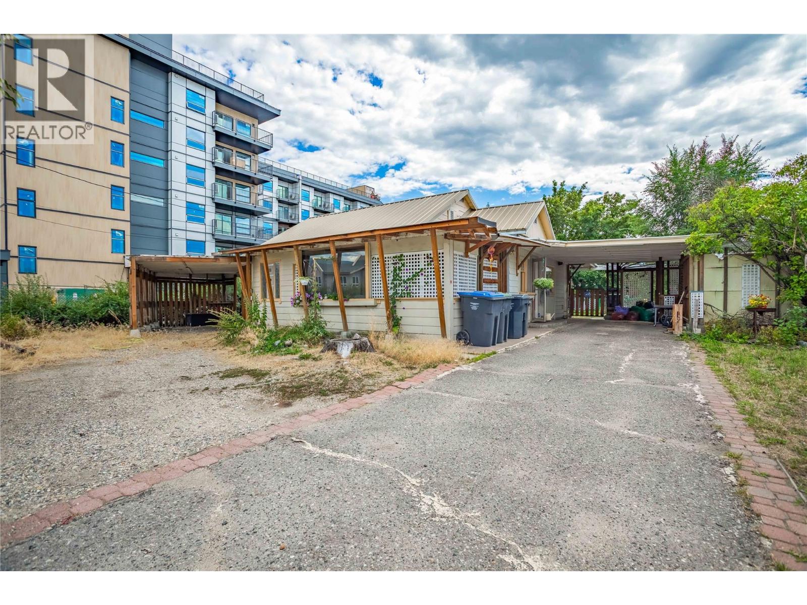 425 Leathead Road, kelowna, British Columbia