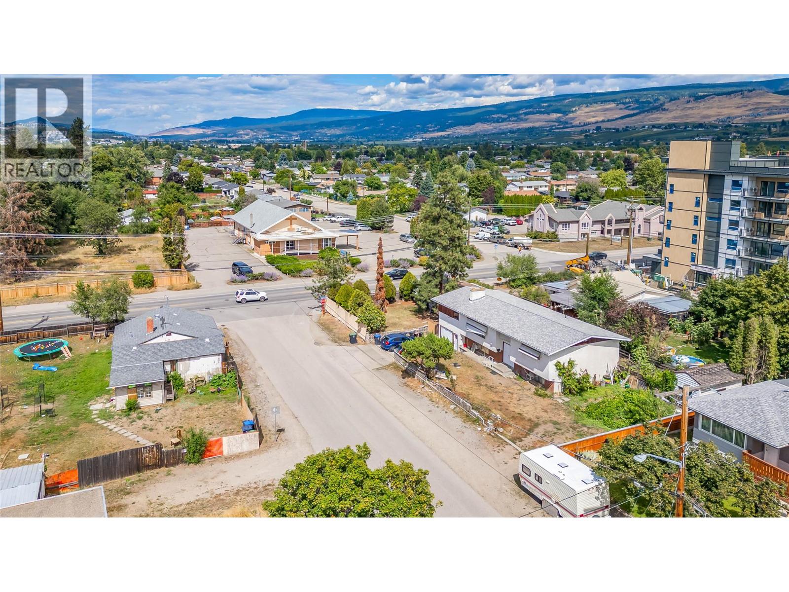 545 Froelich Road, Kelowna, British Columbia  V1X 3M7 - Photo 3 - 10372842