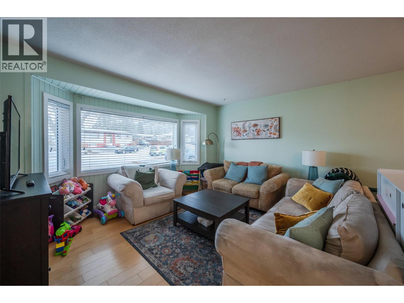 116 Mcpherson Crescent, Penticton, British Columbia  V2A 2N8 - Photo 2 - 10372398