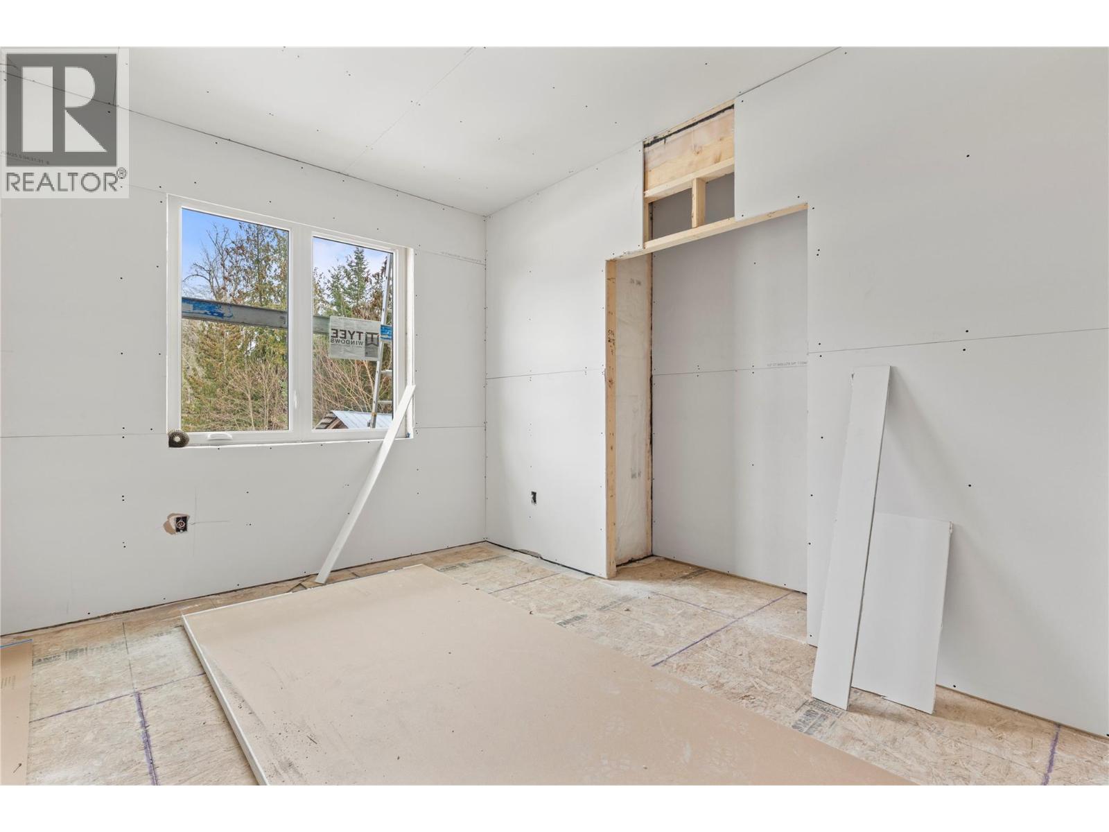 166 2nd Avenue, Grindrod, British Columbia  V1E 3J4 - Photo 10 - 10373076