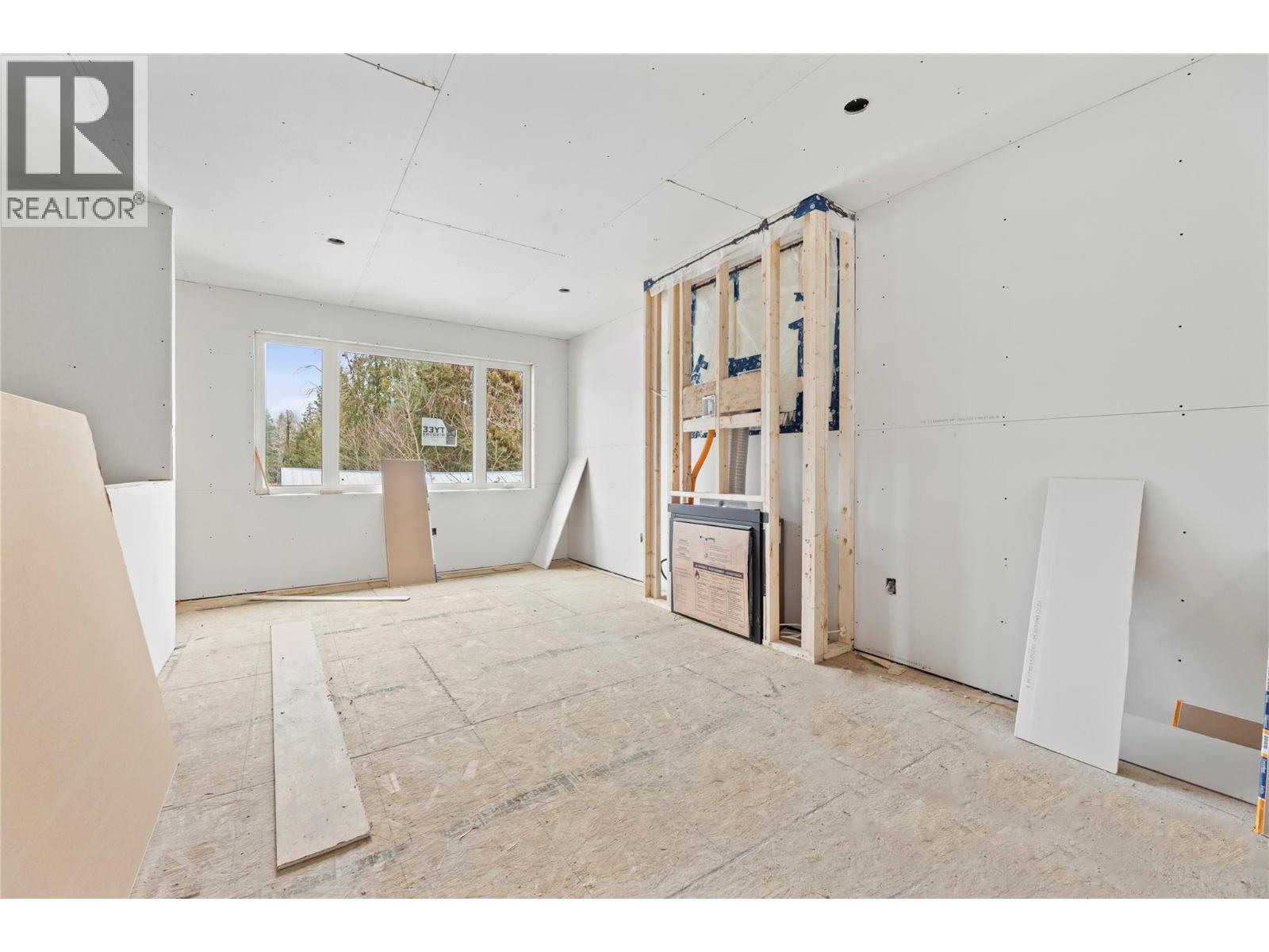 166 2nd Avenue, Grindrod, British Columbia  V1E 3J4 - Photo 6 - 10373076