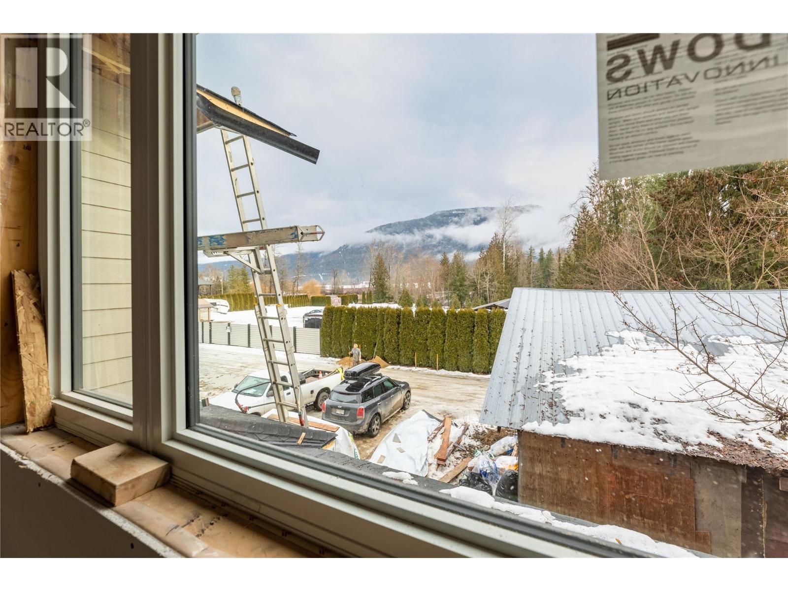 166 2nd Avenue, Grindrod, British Columbia  V1E 3J4 - Photo 7 - 10373076