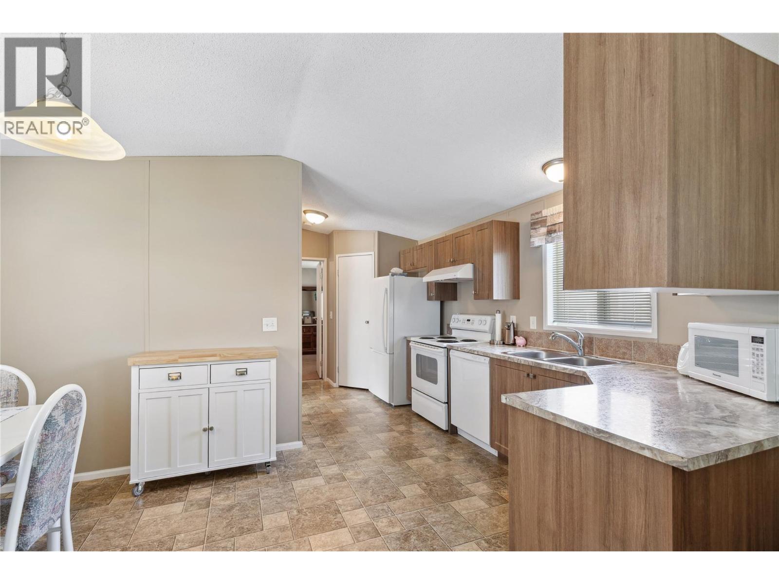 12560 Westside Road Unit# 74, Vernon, British Columbia  V1H 1S9 - Photo 3 - 10372915