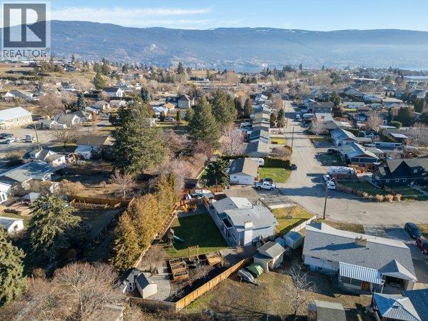 9574 Robson Crescent, Summerland, British Columbia  V0H 1Z0 - Photo 4 - 10373057