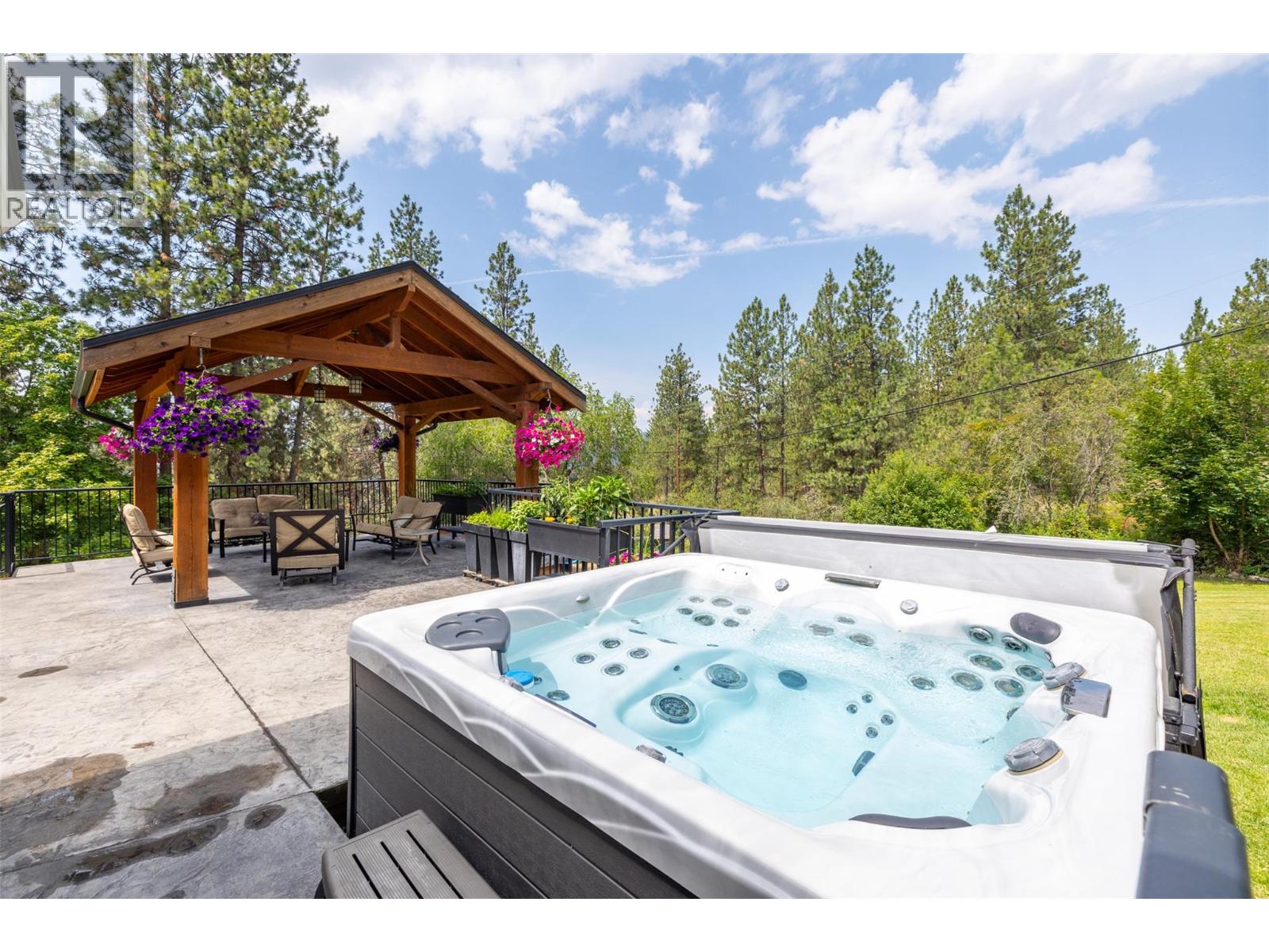 6051 Postill Lake Road, Kelowna, British Columbia  V1X 7V3 - Photo 4 - 10373040
