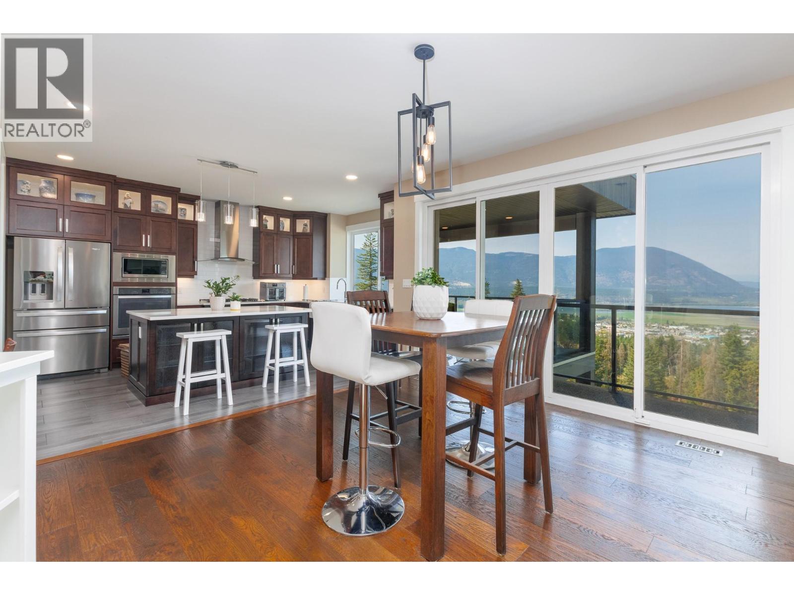1061 19 Avenue Se, Salmon Arm, British Columbia  V1E 0E6 - Photo 13 - 10373055