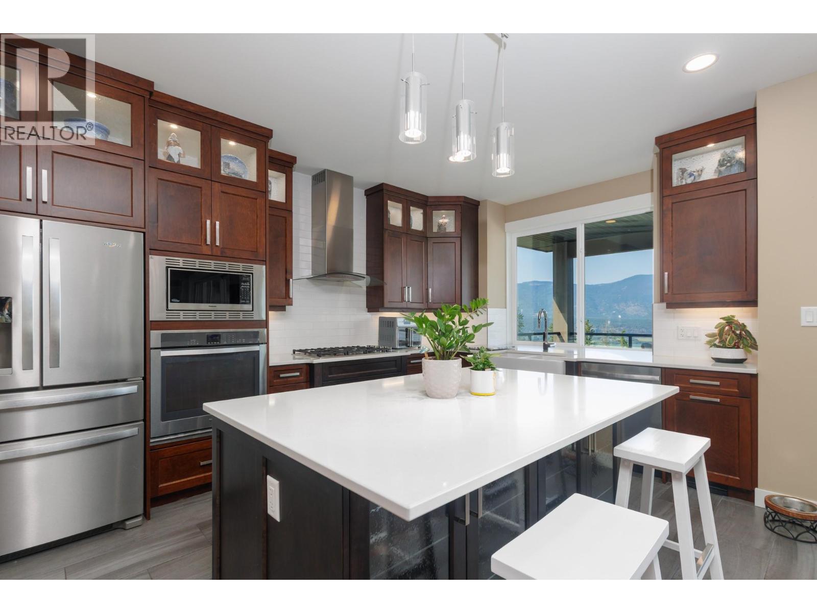 1061 19 Avenue Se, Salmon Arm, British Columbia  V1E 0E6 - Photo 15 - 10373055