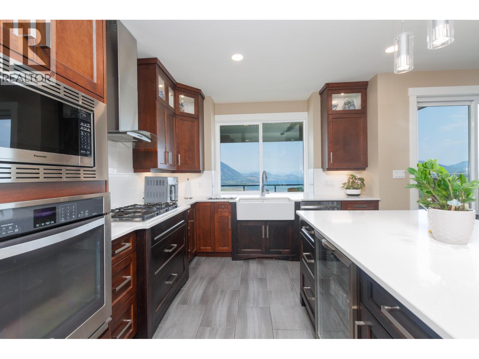 1061 19 Avenue Se, Salmon Arm, British Columbia  V1E 0E6 - Photo 16 - 10373055