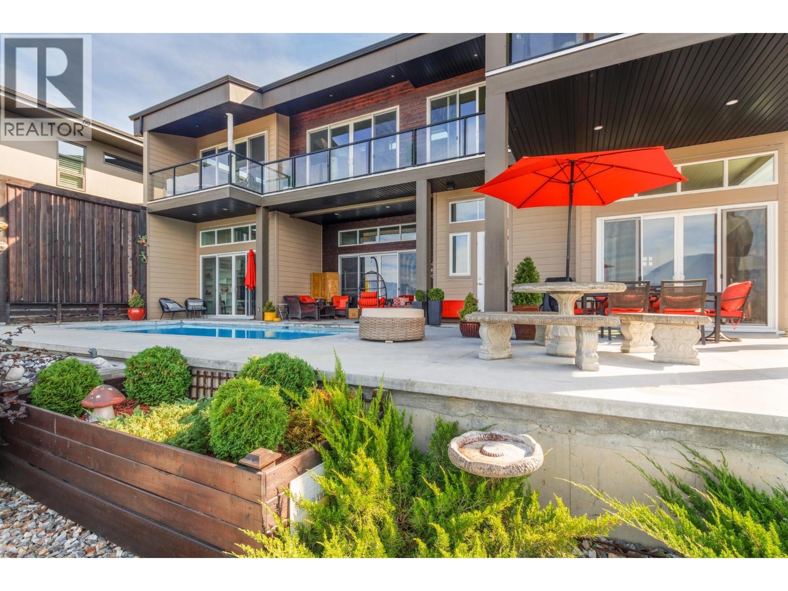1061 19 Avenue Se, Salmon Arm, British Columbia  V1E 0E6 - Photo 3 - 10373055