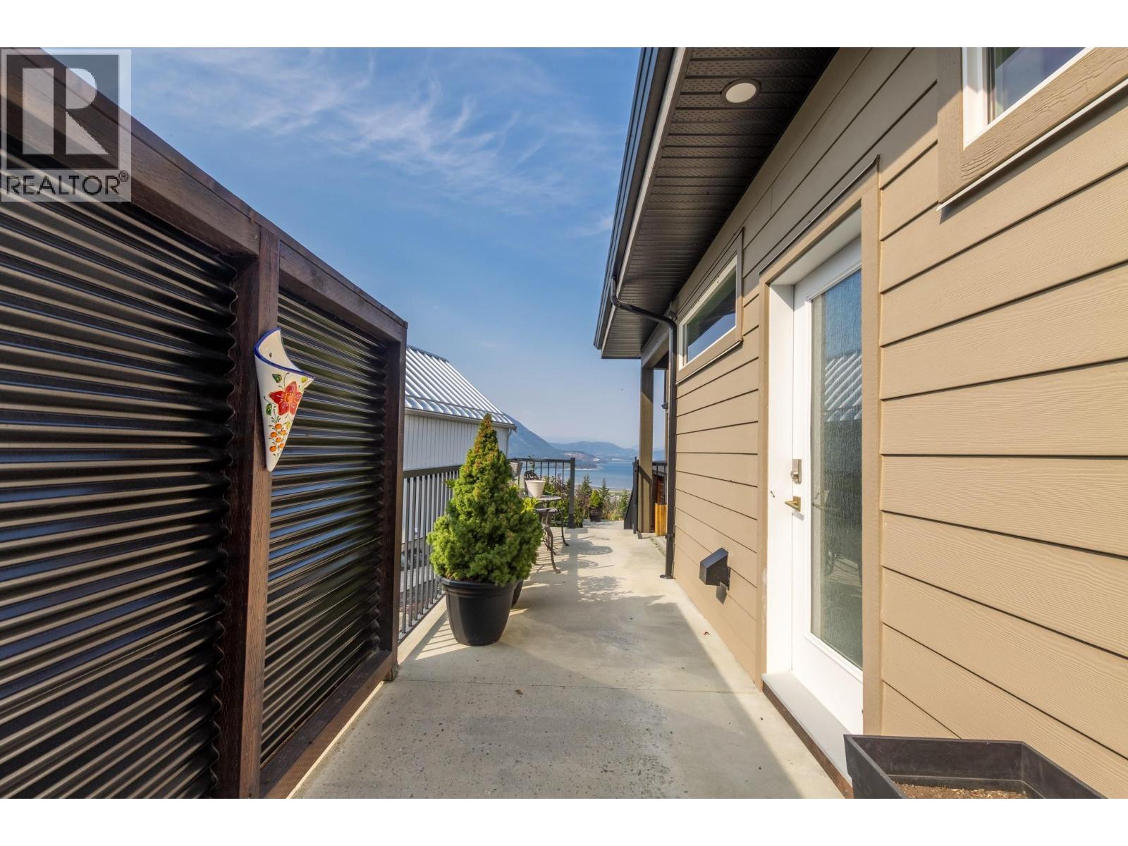 1061 19 Avenue Se, Salmon Arm, British Columbia  V1E 0E6 - Photo 56 - 10373055