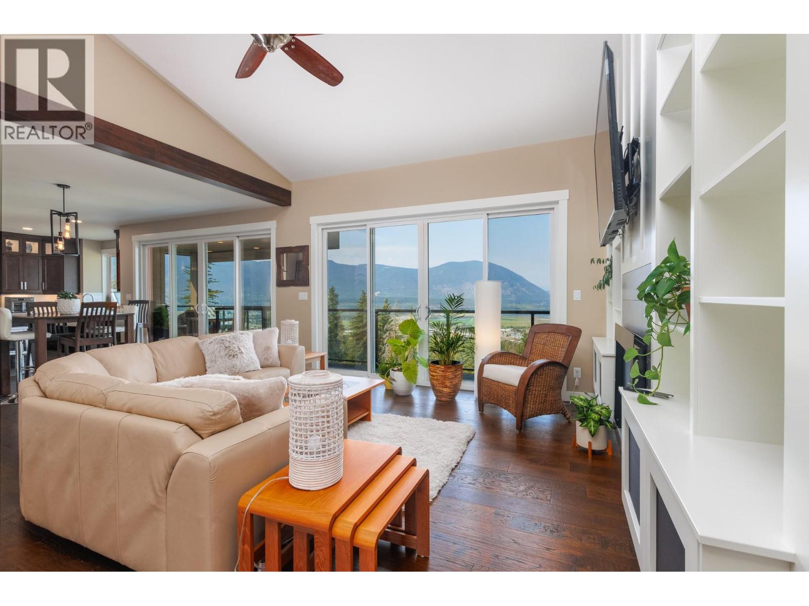 1061 19 Avenue Se, Salmon Arm, British Columbia  V1E 0E6 - Photo 6 - 10373055