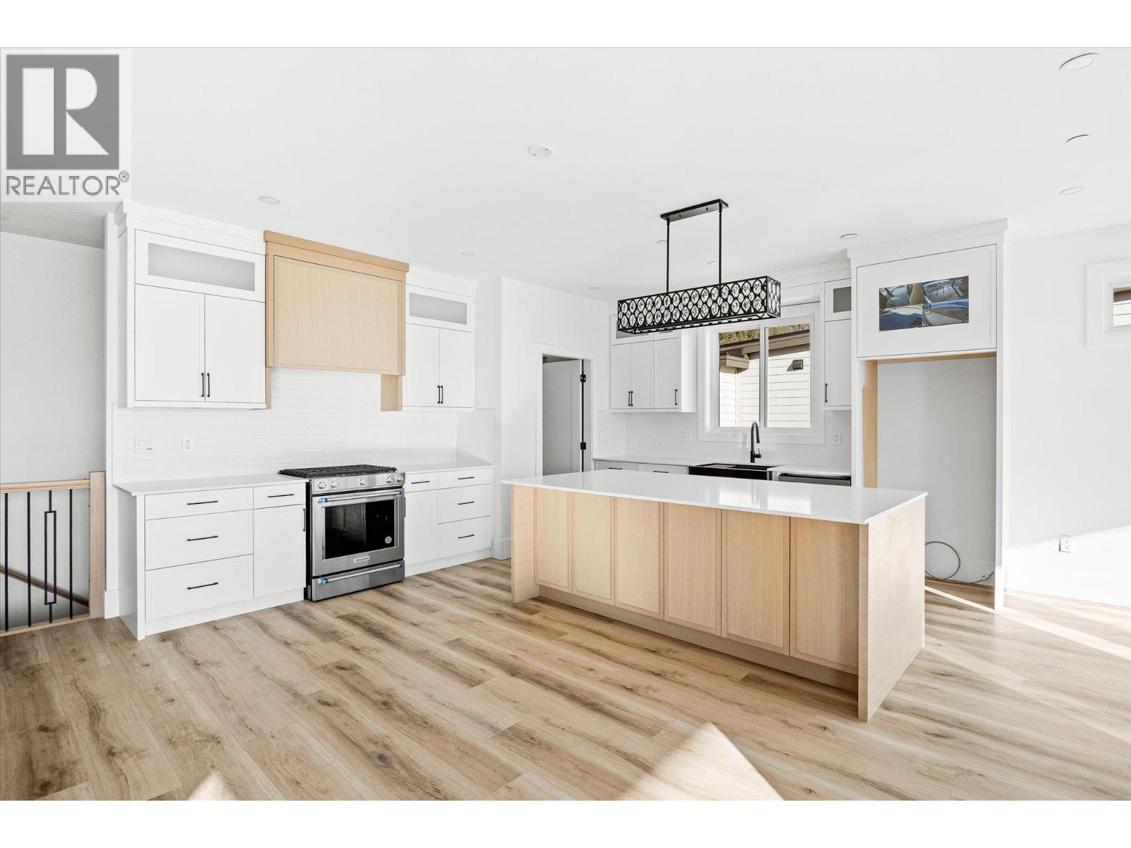 8944 Tavistock Road, Vernon, British Columbia  V1H 2K9 - Photo 11 - 10372941