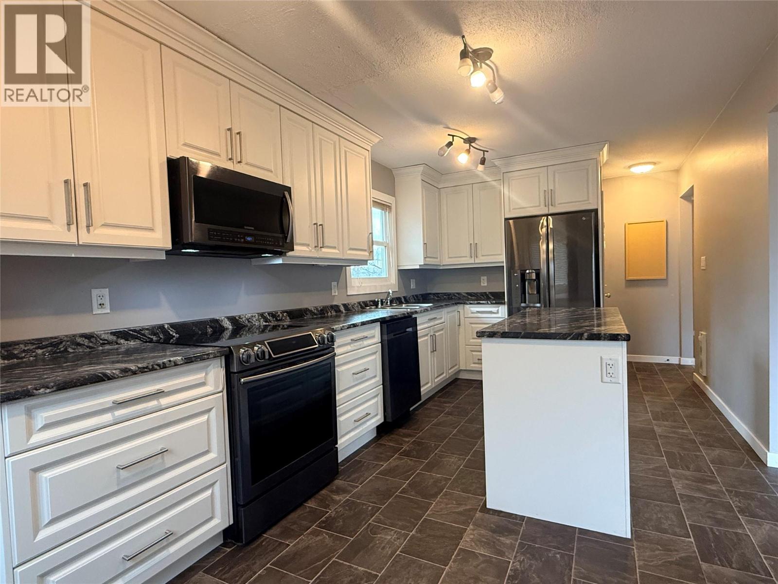 3503 35 Street, Vernon, British Columbia  V1T 6C2 - Photo 5 - 10372886