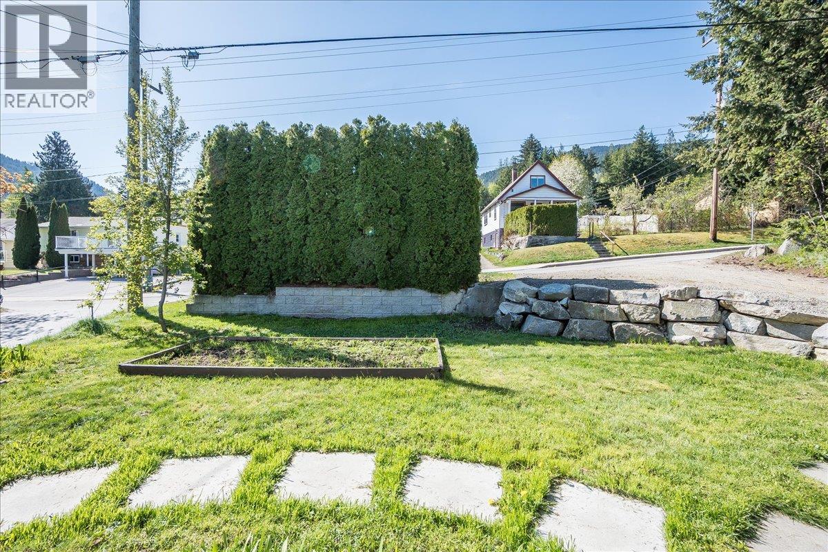 604 Wasson Street, Nelson, British Columbia  V1L 3G7 - Photo 76 - 10372622