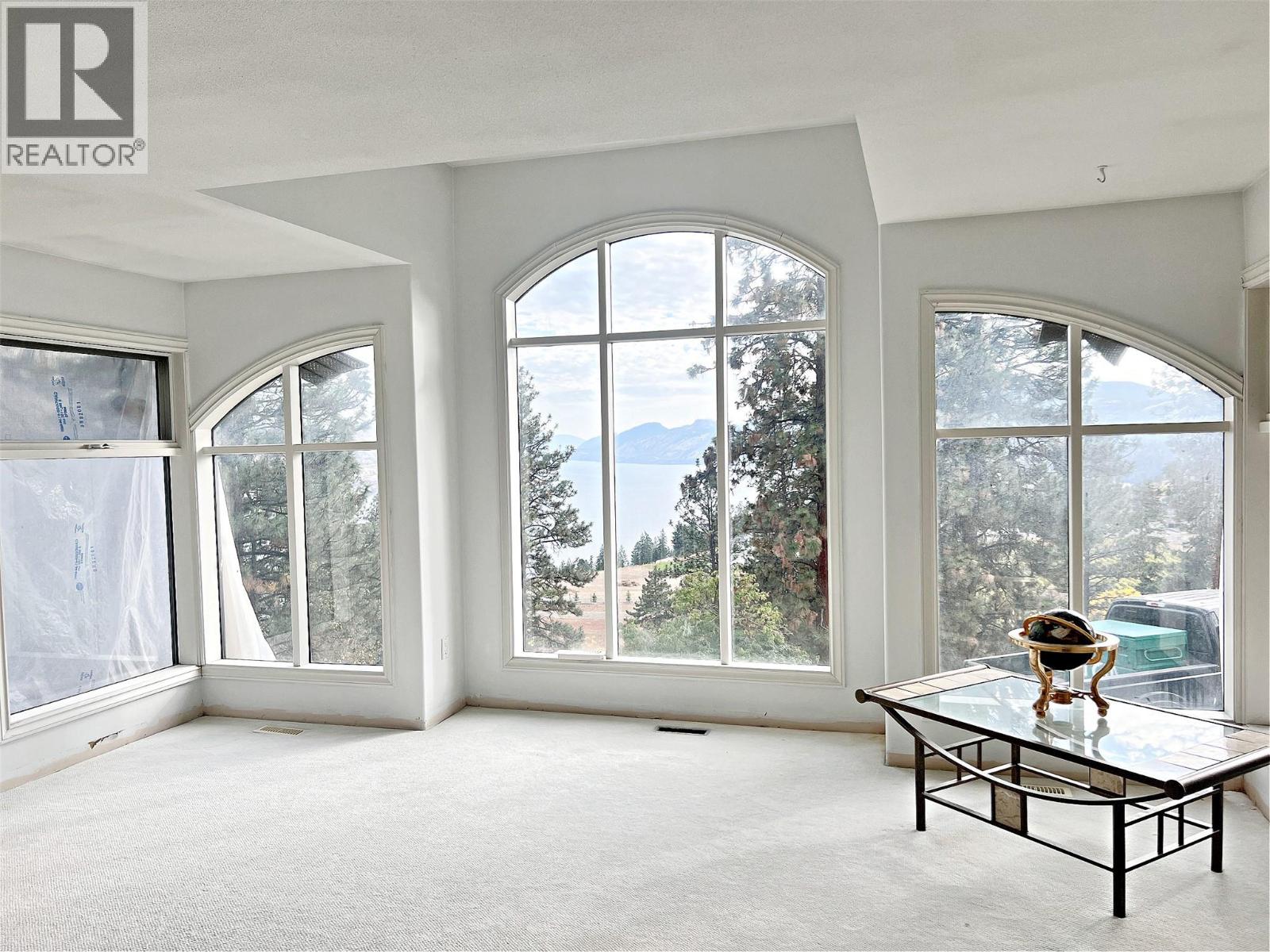 5621 Harrington Court, Peachland, British Columbia  V0H 1X4 - Photo 8 - 10373084