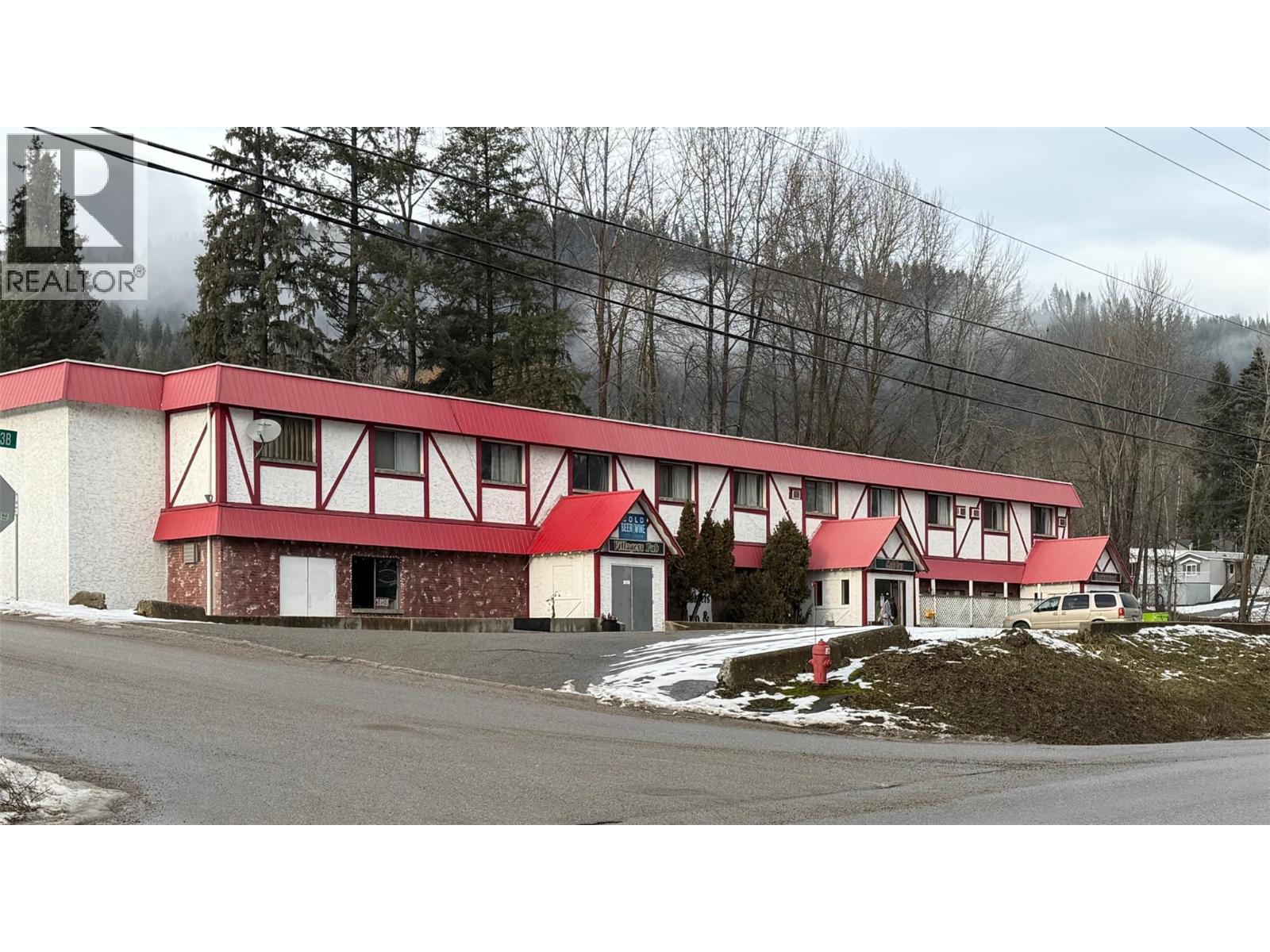 1867 3B Highway, fruitvale, British Columbia