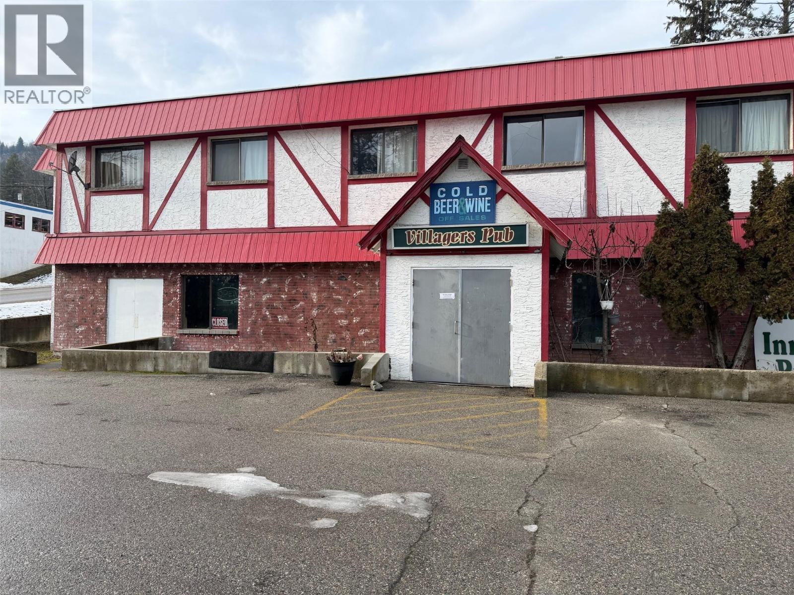 1867 3b Highway, Fruitvale, British Columbia  V0G 1L0 - Photo 4 - 10373101