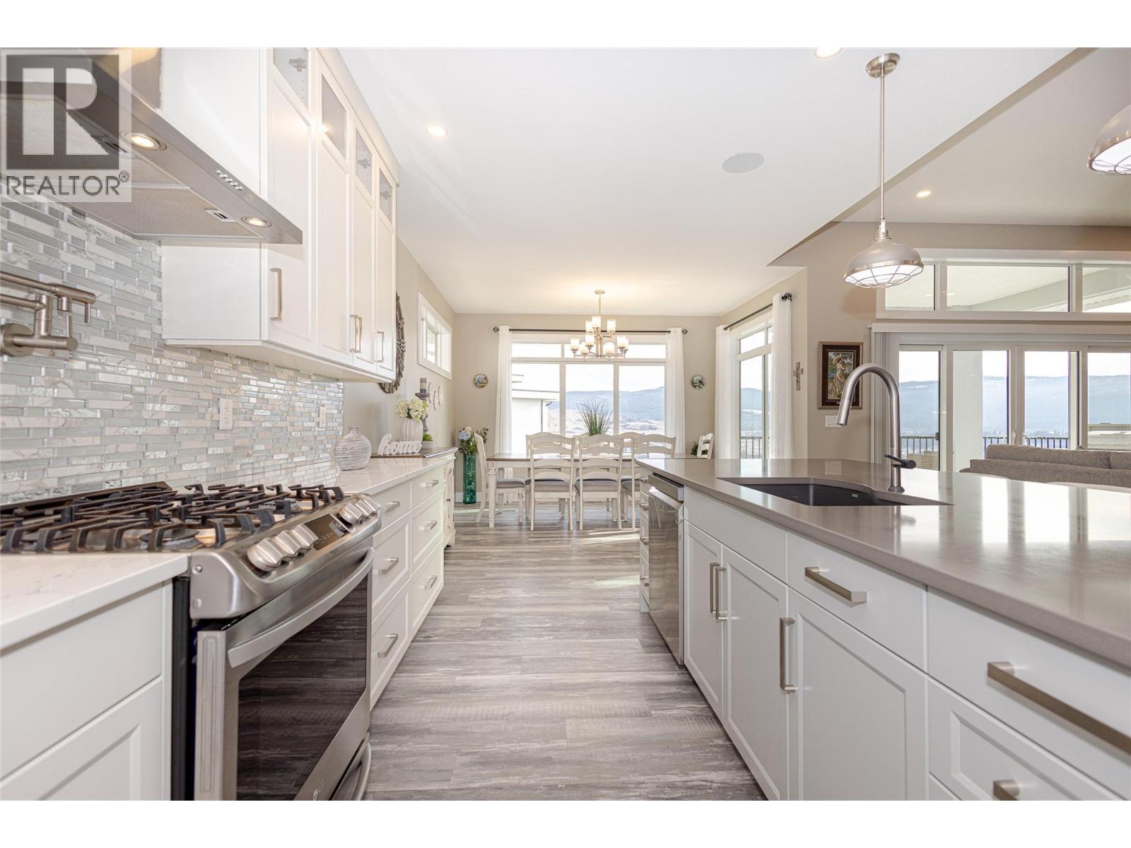 1077 Loseth Drive, Kelowna, British Columbia  V1P 0A1 - Photo 5 - 10373108