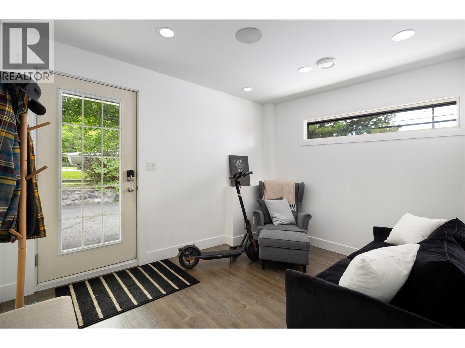 4265 Lakeshore Road, Kelowna, British Columbia  V1W 1W2 - Photo 24 - 10373099