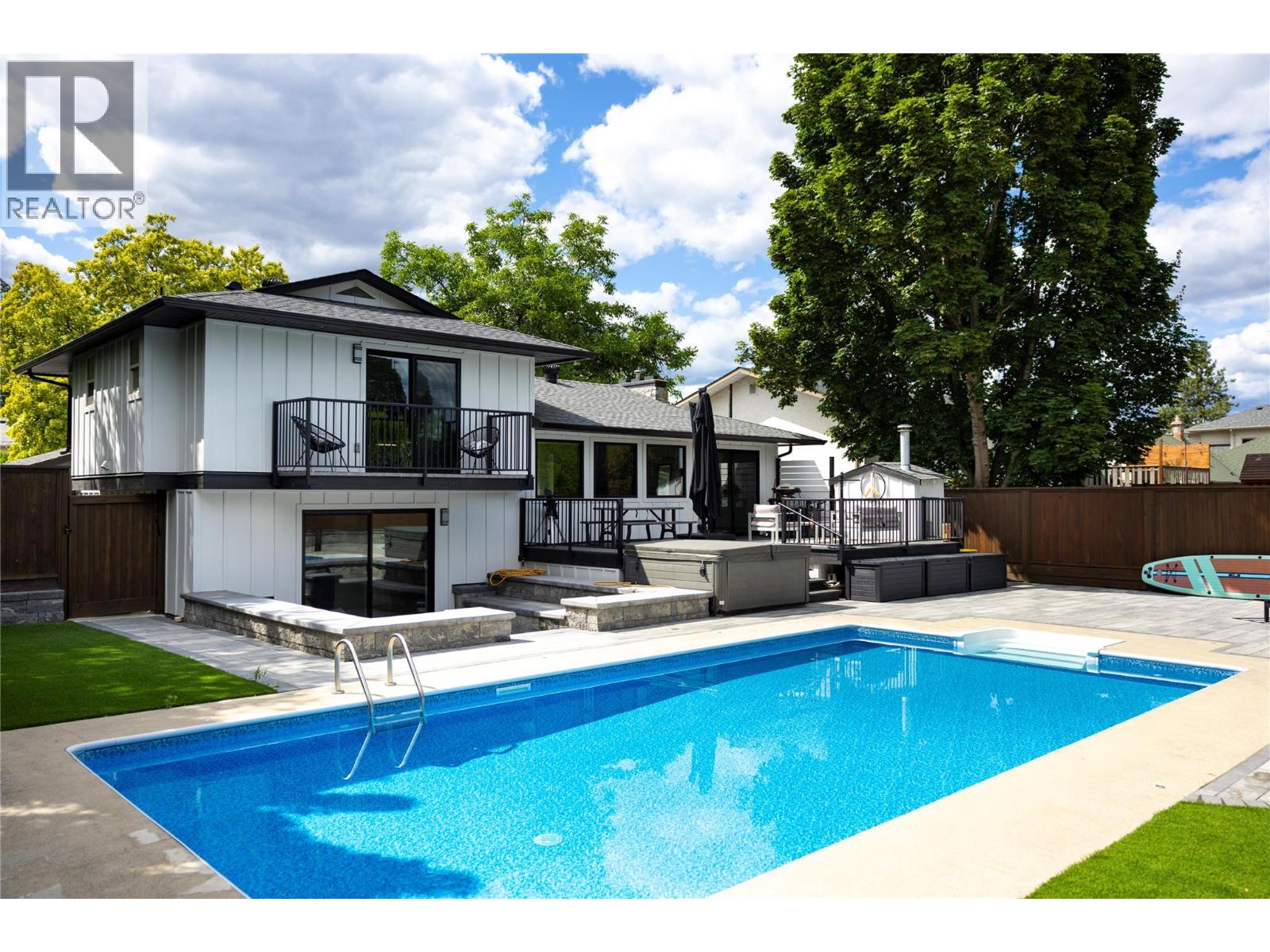 4265 Lakeshore Road, Kelowna, British Columbia  V1W 1W2 - Photo 42 - 10373099