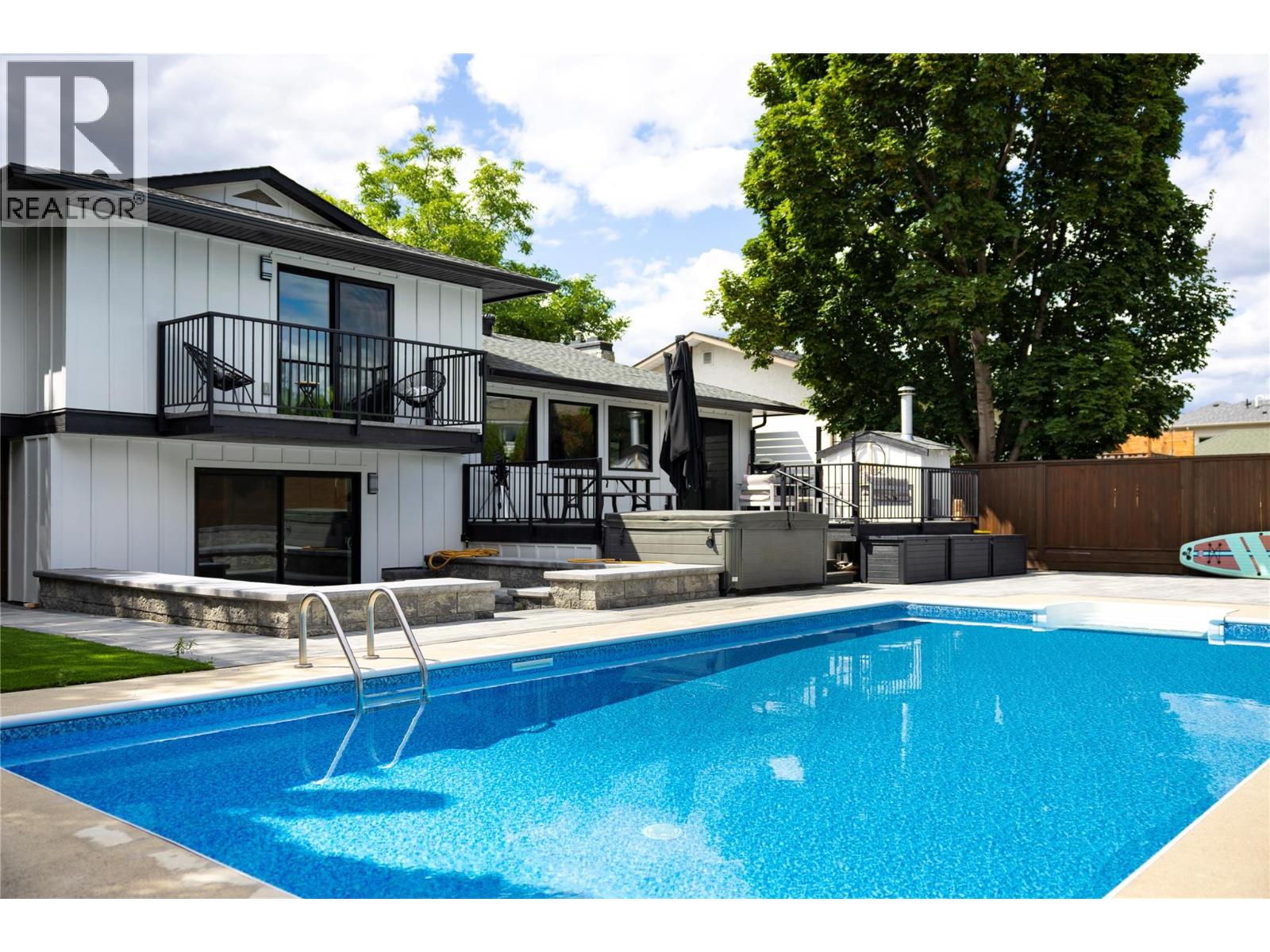 4265 Lakeshore Road, Kelowna, British Columbia  V1W 1W2 - Photo 45 - 10373099