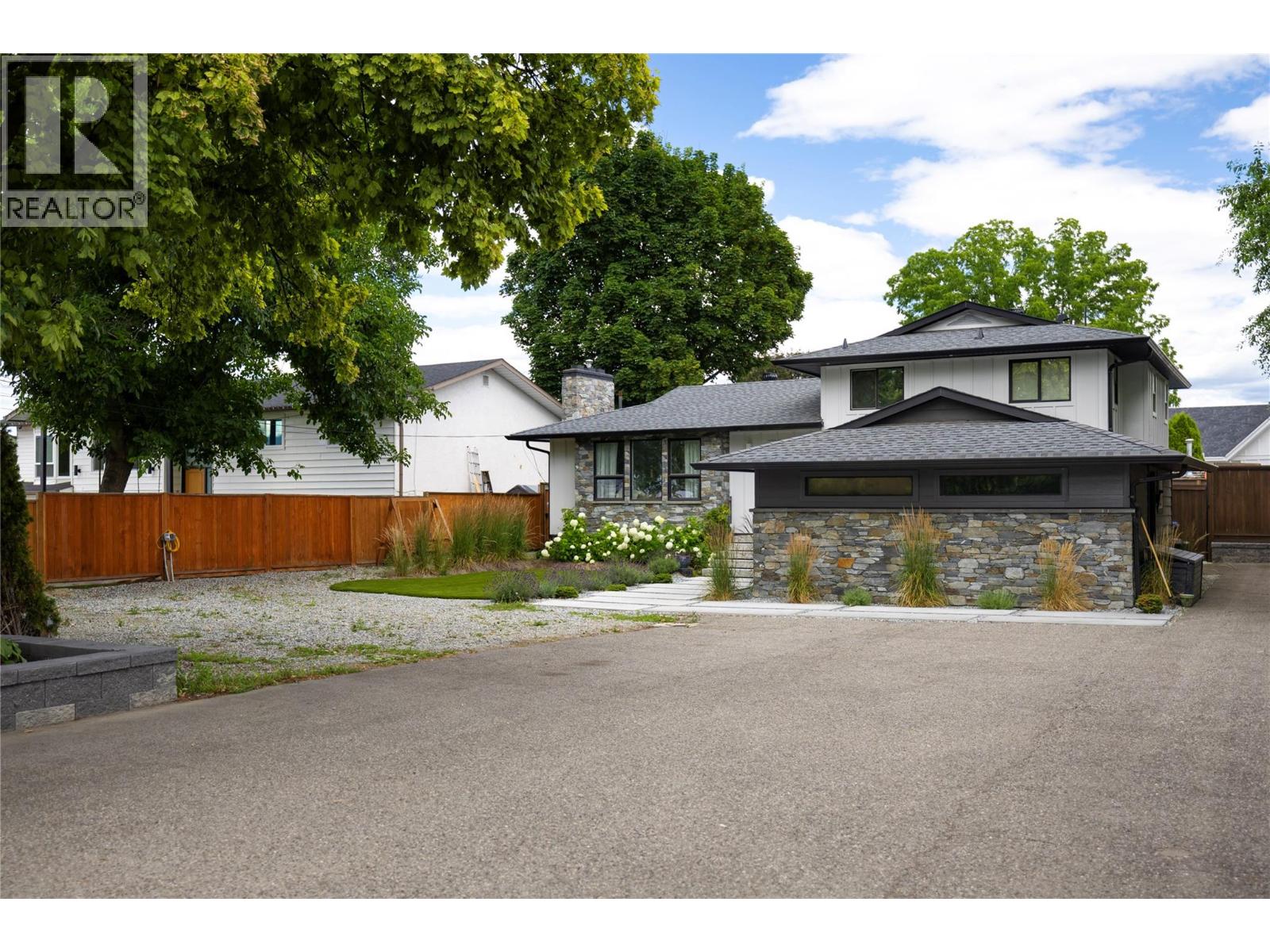 4265 Lakeshore Road, Kelowna, British Columbia  V1W 1W2 - Photo 61 - 10373099