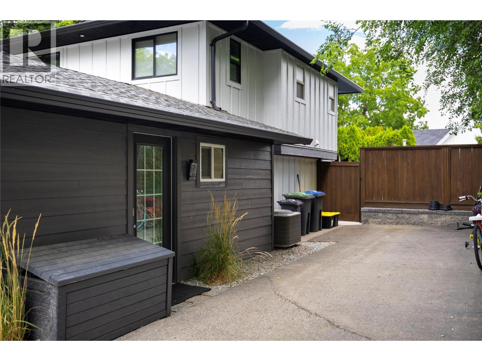 4265 Lakeshore Road, Kelowna, British Columbia  V1W 1W2 - Photo 63 - 10373099