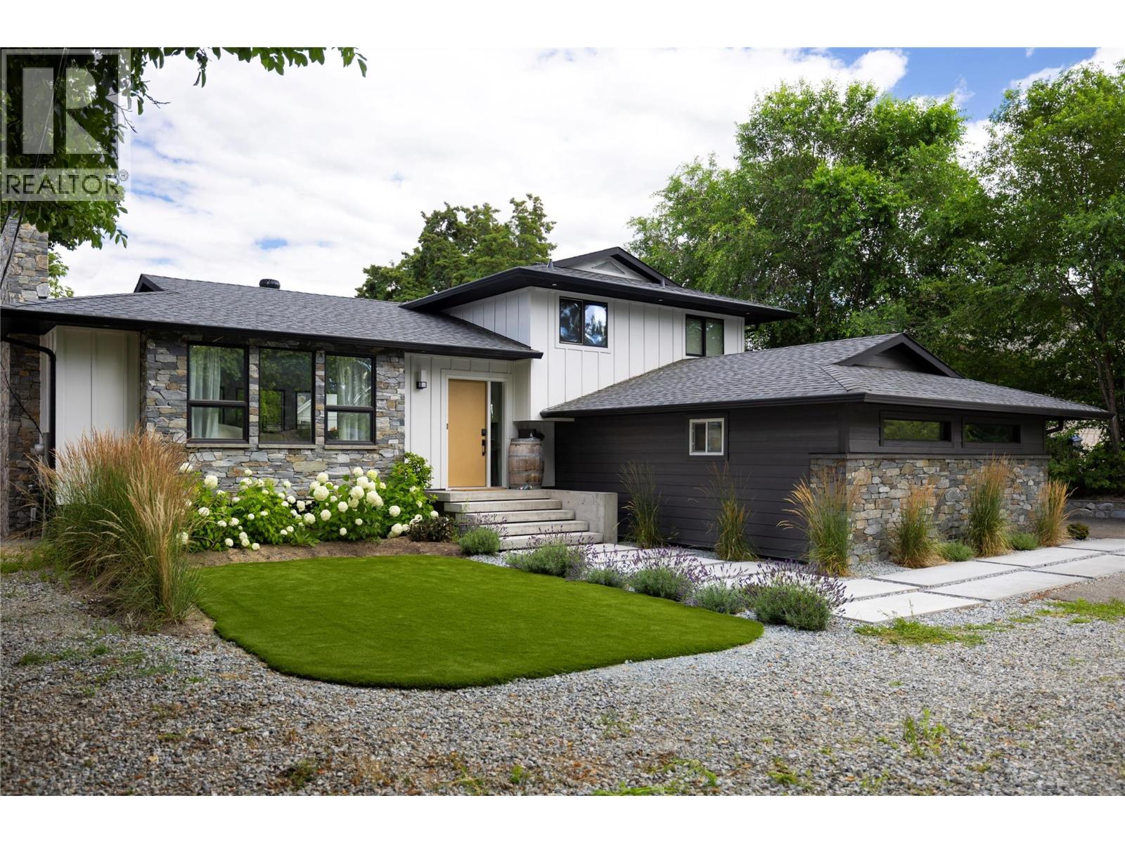 4265 Lakeshore Road, Kelowna, British Columbia  V1W 1W2 - Photo 64 - 10373099