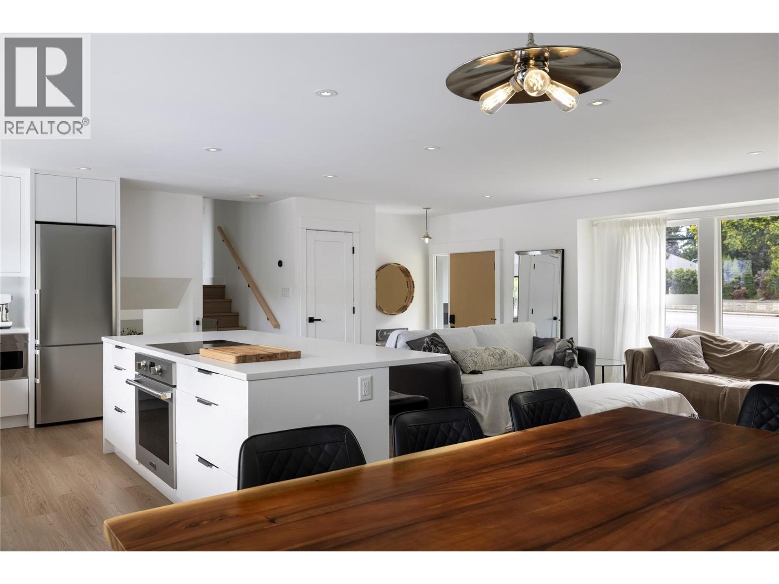 4265 Lakeshore Road, Kelowna, British Columbia  V1W 1W2 - Photo 8 - 10373099