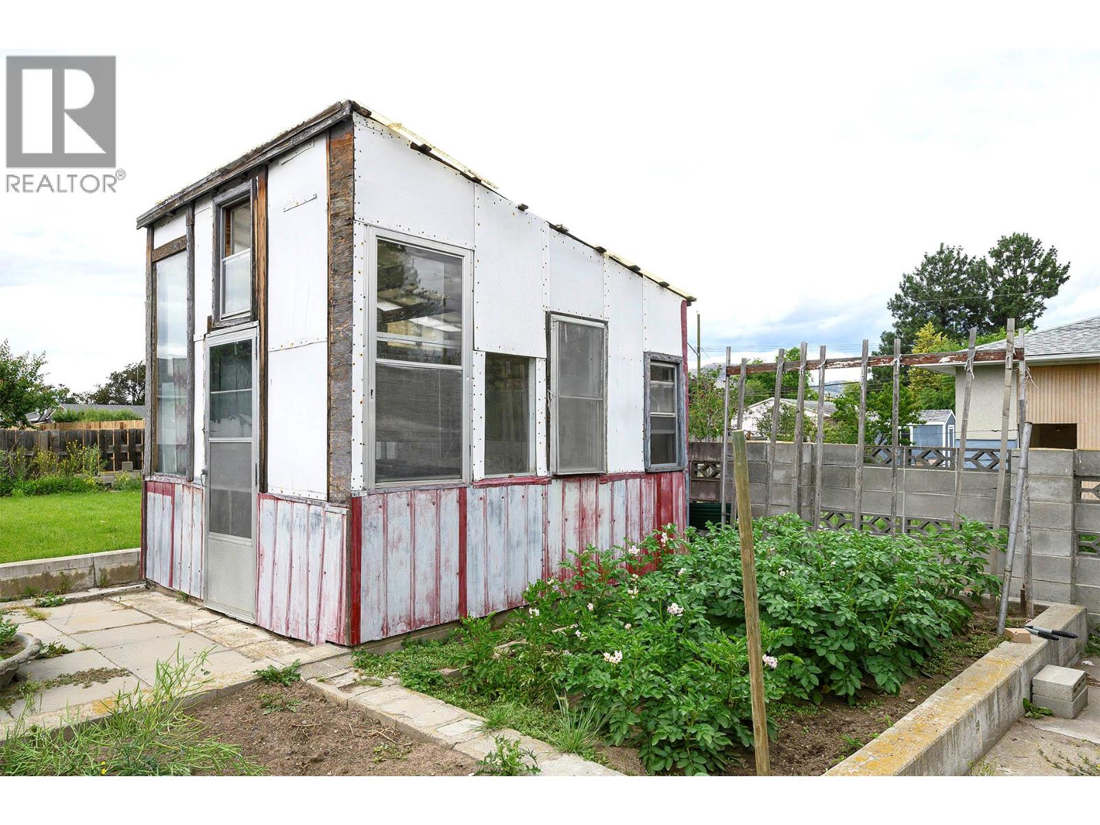 307 Holly Avenue, Kamloops, British Columbia  V2B 1M2 - Photo 13 - 10373115