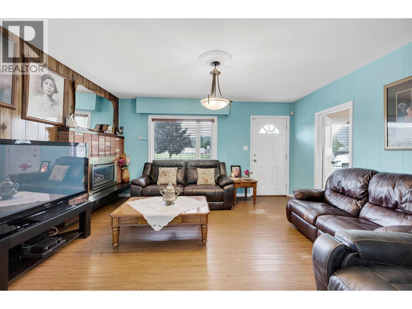 307 Holly Avenue, Kamloops, British Columbia  V2B 1M2 - Photo 2 - 10373115