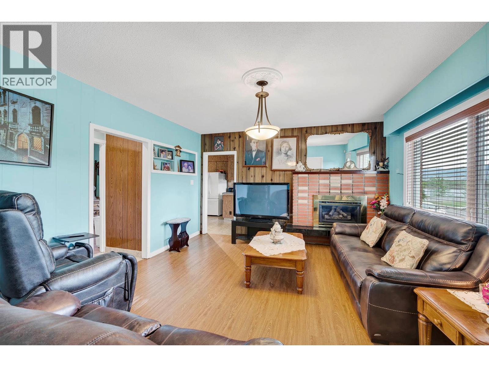 307 Holly Avenue, Kamloops, British Columbia  V2B 1M2 - Photo 8 - 10373115