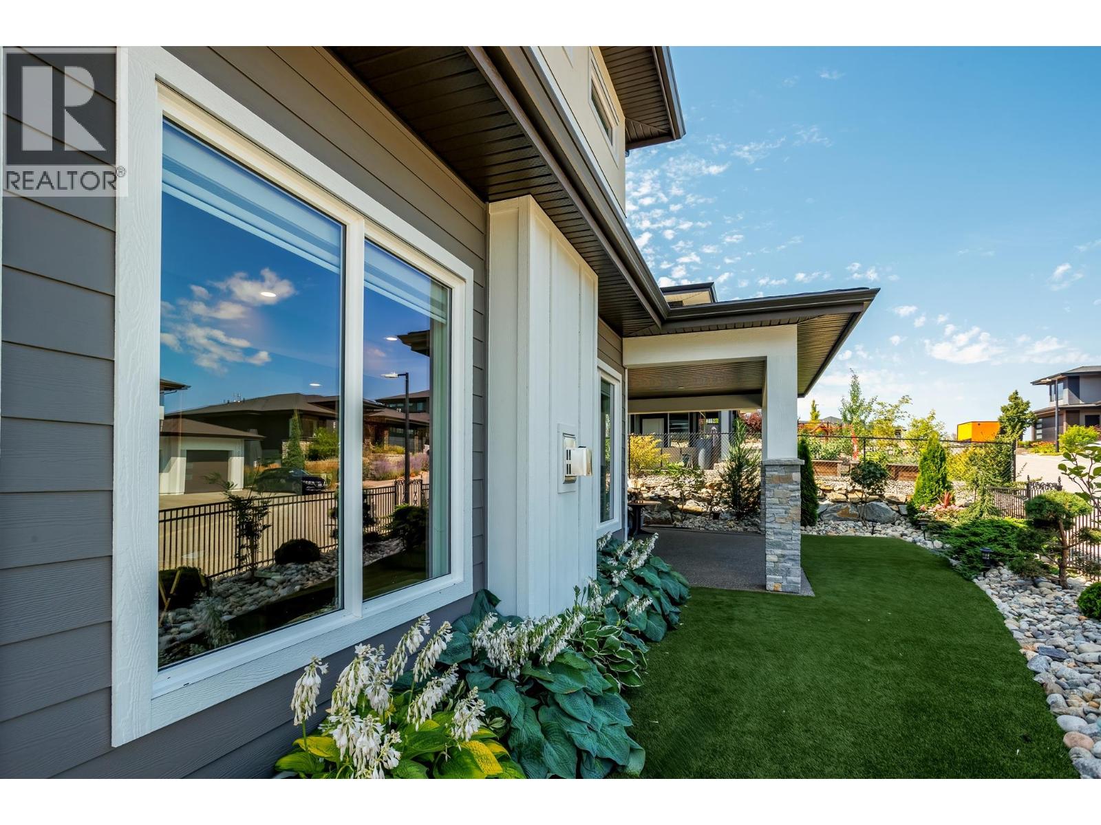 540 Barra Lane, Kelowna, British Columbia  V1P 1T1 - Photo 8 - 10373149
