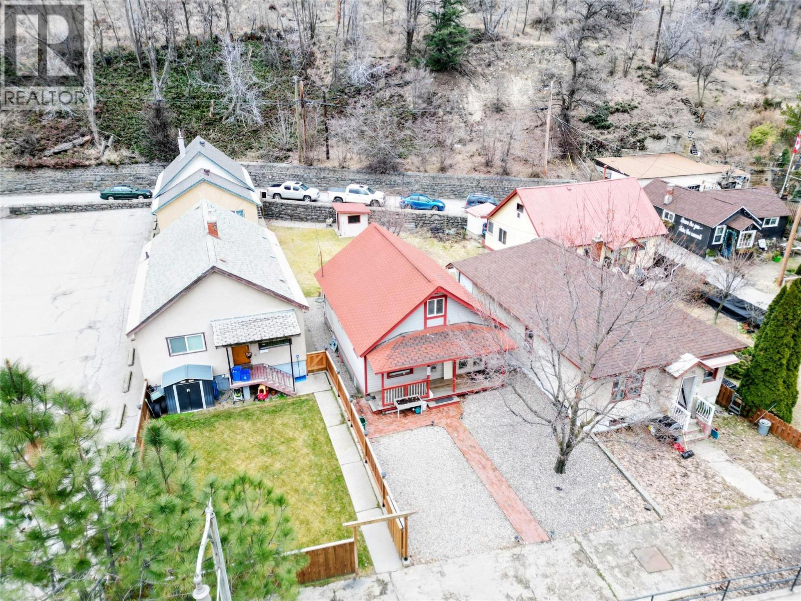 363 Rossland Avenue, Trail, British Columbia  V1R 3M9 - Photo 2 - 10373083