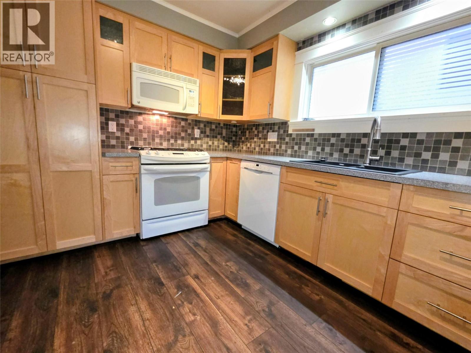 363 Rossland Avenue, Trail, British Columbia  V1R 3M9 - Photo 4 - 10373083