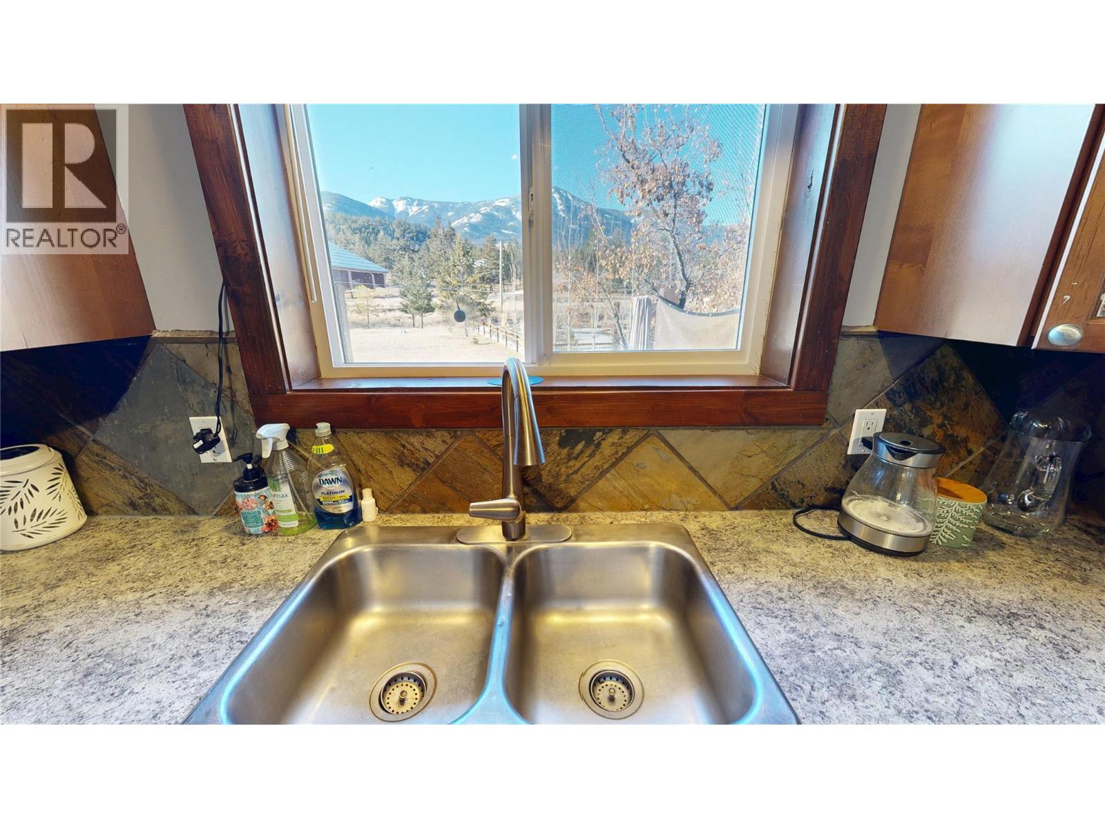 6891 Columbia Ridge Drive, Fairmont Hot Springs, British Columbia  V0B 1L2 - Photo 16 - 10373142