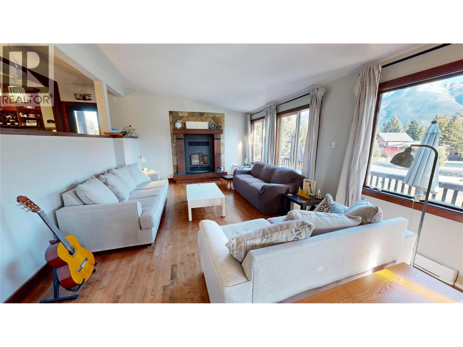 6891 Columbia Ridge Drive, Fairmont Hot Springs, British Columbia  V0B 1L2 - Photo 4 - 10373142