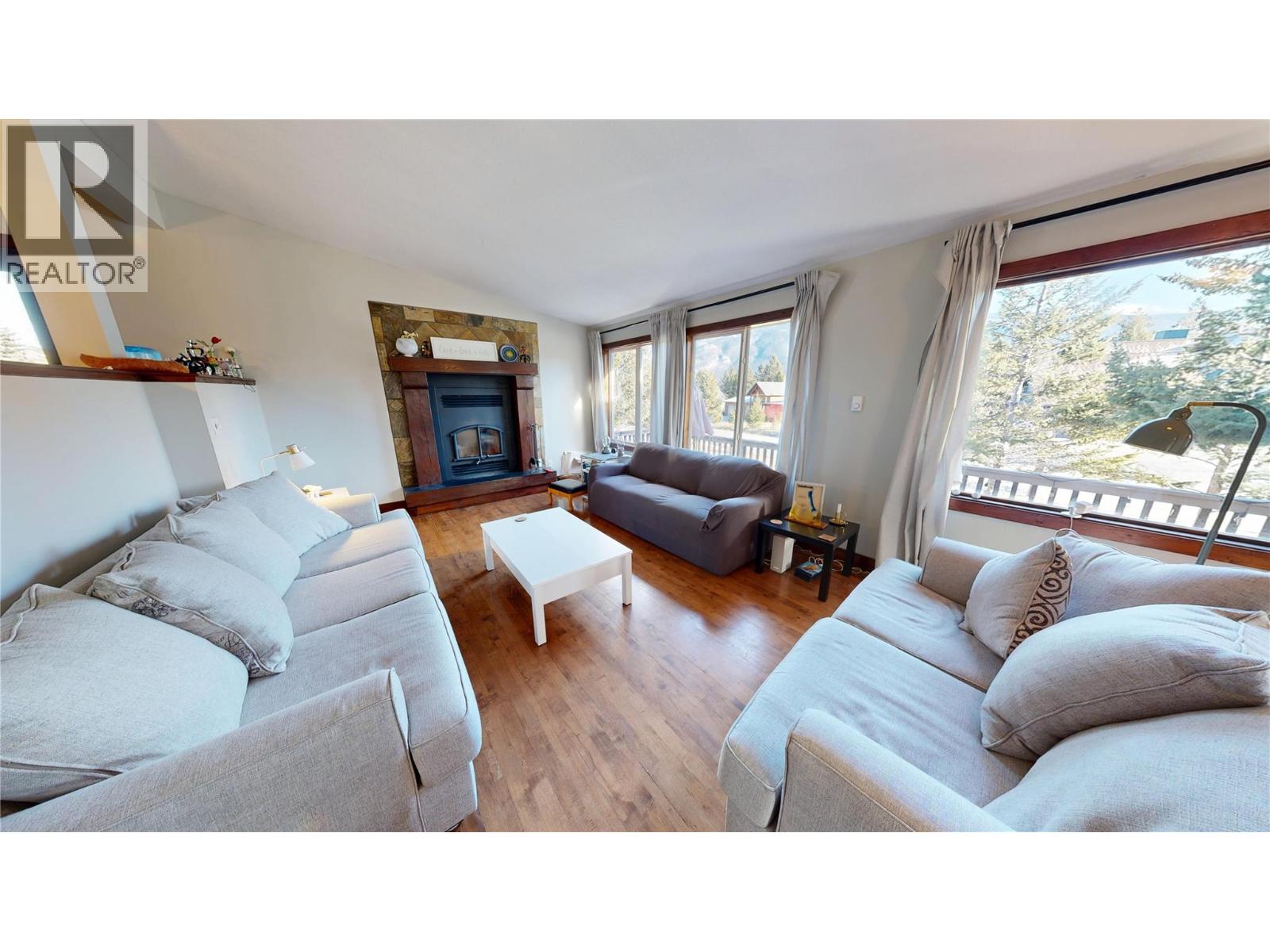 6891 Columbia Ridge Drive, Fairmont Hot Springs, British Columbia  V0B 1L2 - Photo 5 - 10373142