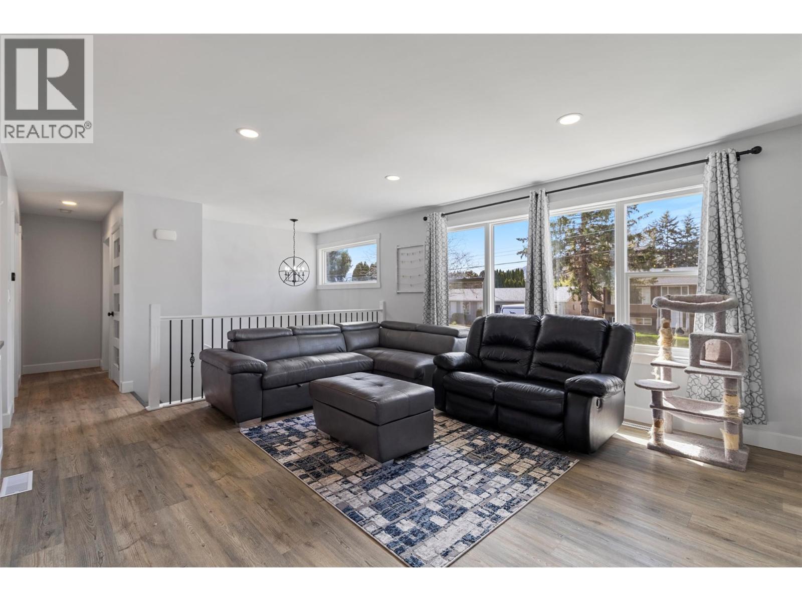 689 Valdes Drive, Kamloops, British Columbia  V2B 5J1 - Photo 7 - 10372645