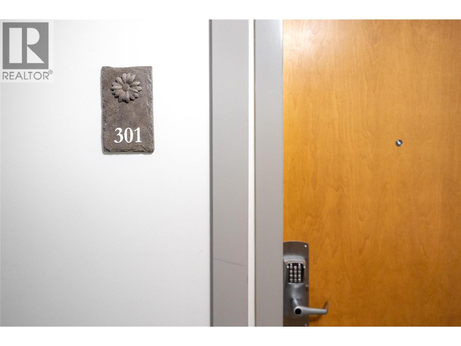 4205 Gellatly Road Unit# 301, West Kelowna, British Columbia  V4T 2K2 - Photo 2 - 10373073