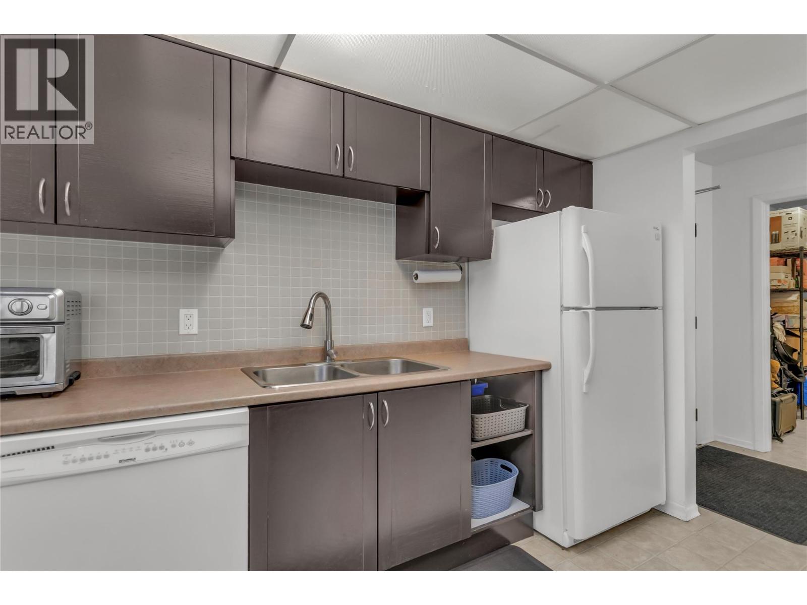 1075 Bernard Avenue Unit# 308, Kelowna, British Columbia  V1Y 6P7 - Photo 7 - 10371557