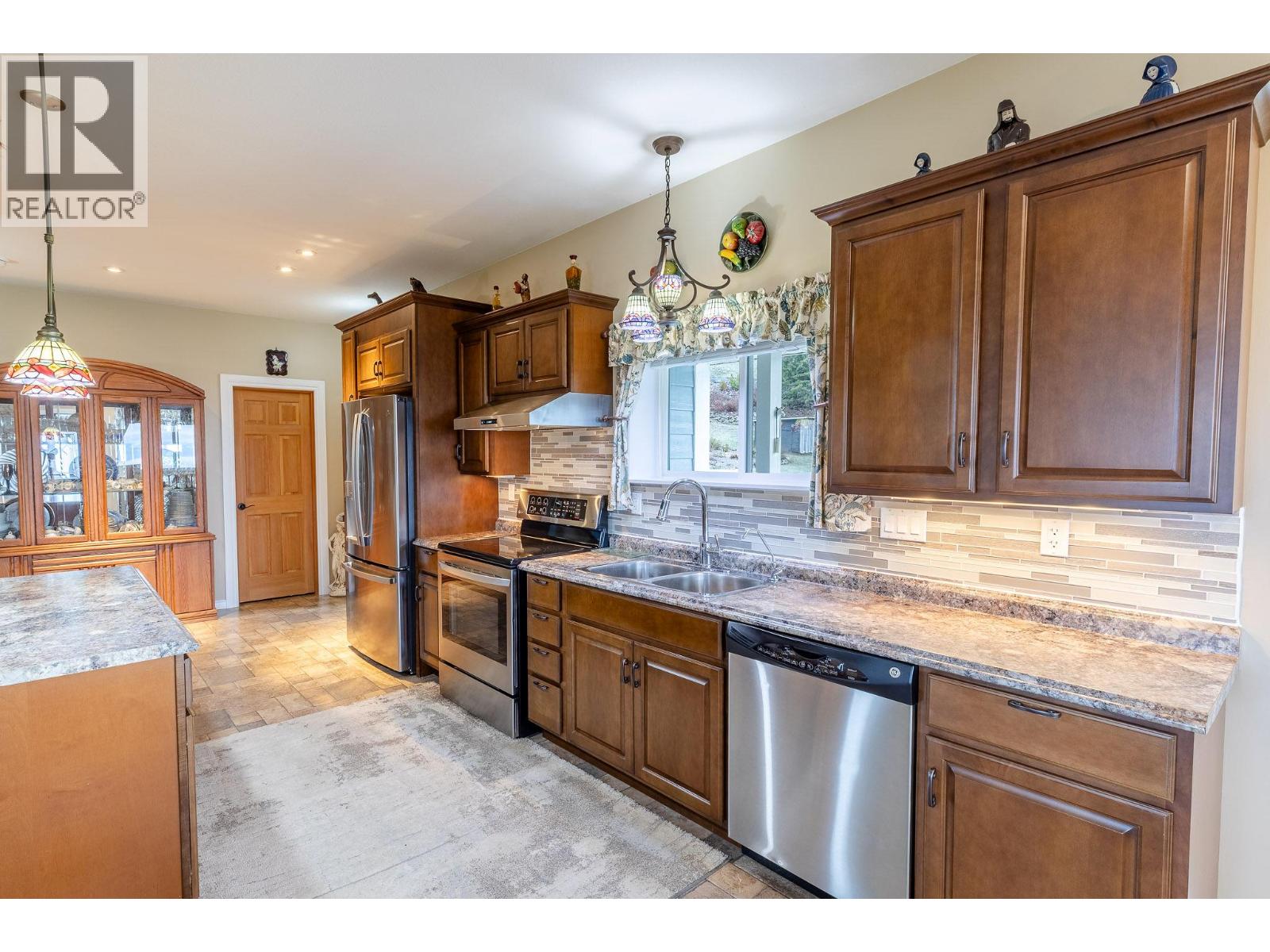 5650 Bathie Road, Wynndel, British Columbia  V0B 2N2 - Photo 5 - 10373165