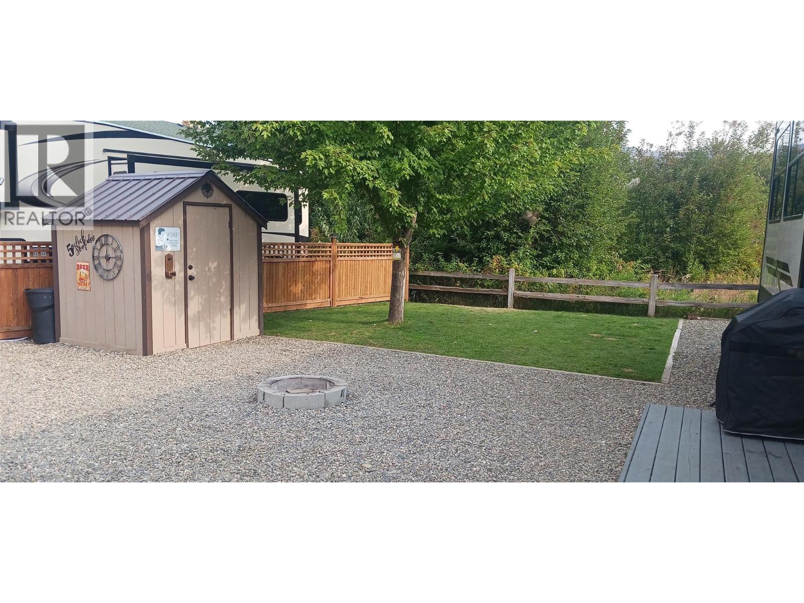 Marina Way Unit# 11, lee creek, British Columbia