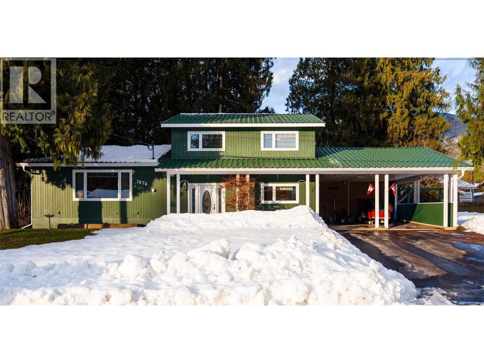 1674 Dogwood Drive, revelstoke, British Columbia