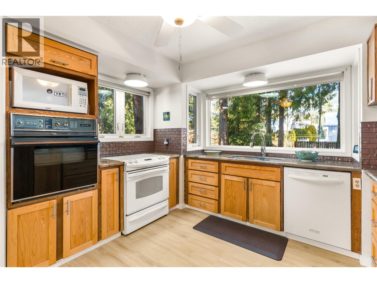 1674 Dogwood Drive, Revelstoke, British Columbia  V0E 2S1 - Photo 13 - 10372844