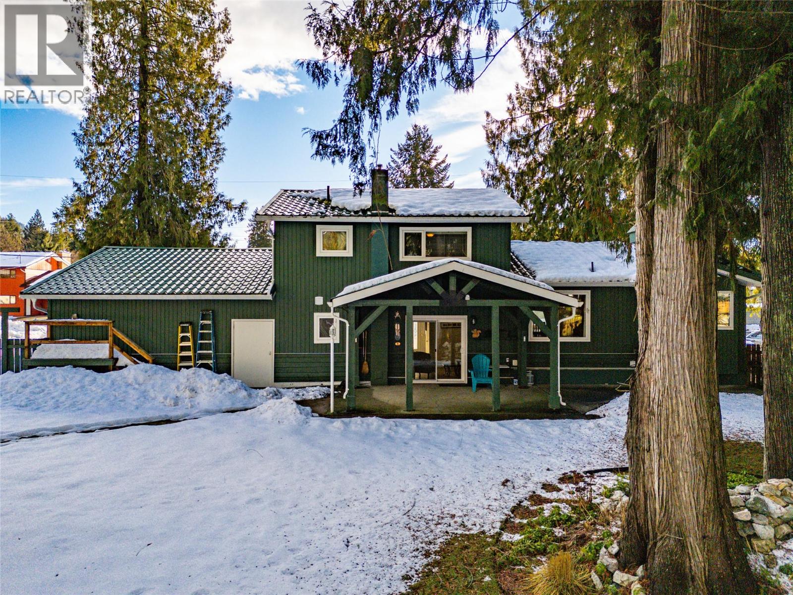 1674 Dogwood Drive, Revelstoke, British Columbia  V0E 2S1 - Photo 4 - 10372844