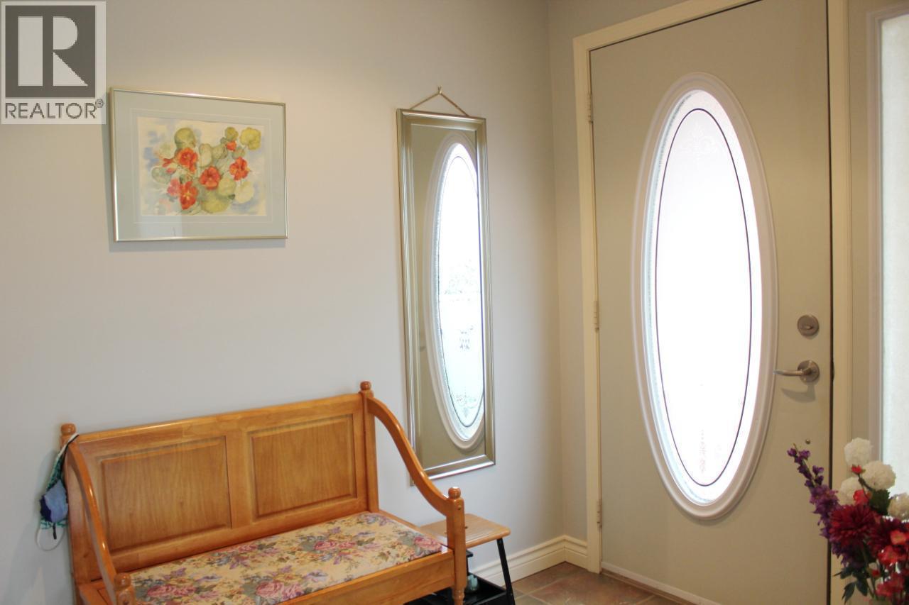 440 Ridge Place, Penticton, British Columbia  V2A 8N7 - Photo 4 - 10373096