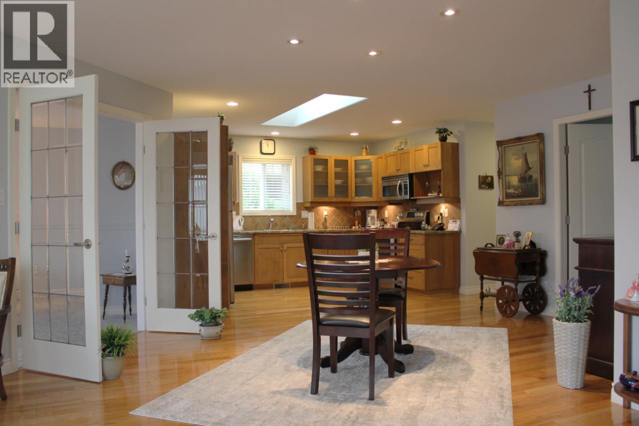 440 Ridge Place, Penticton, British Columbia  V2A 8N7 - Photo 6 - 10373096